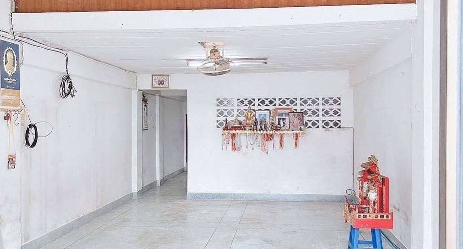 For sale 5 bed townhouse in Hat Yai, Songkhla