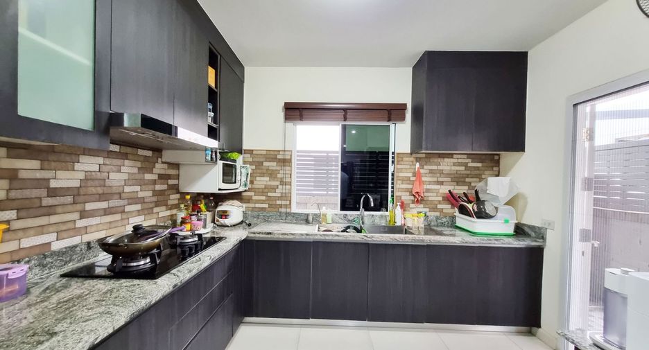 For sale 3 Beds house in Suan Luang, Bangkok