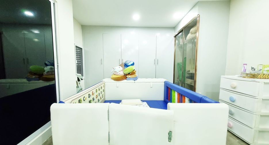 For sale 3 Beds house in Suan Luang, Bangkok