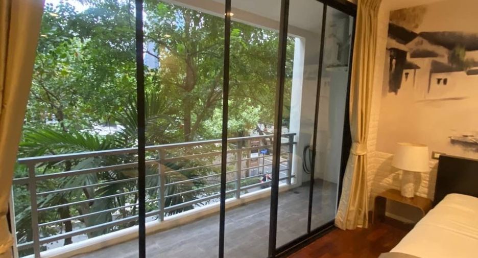 For rent 3 bedrooms condo in Pathum Wan, Bangkok