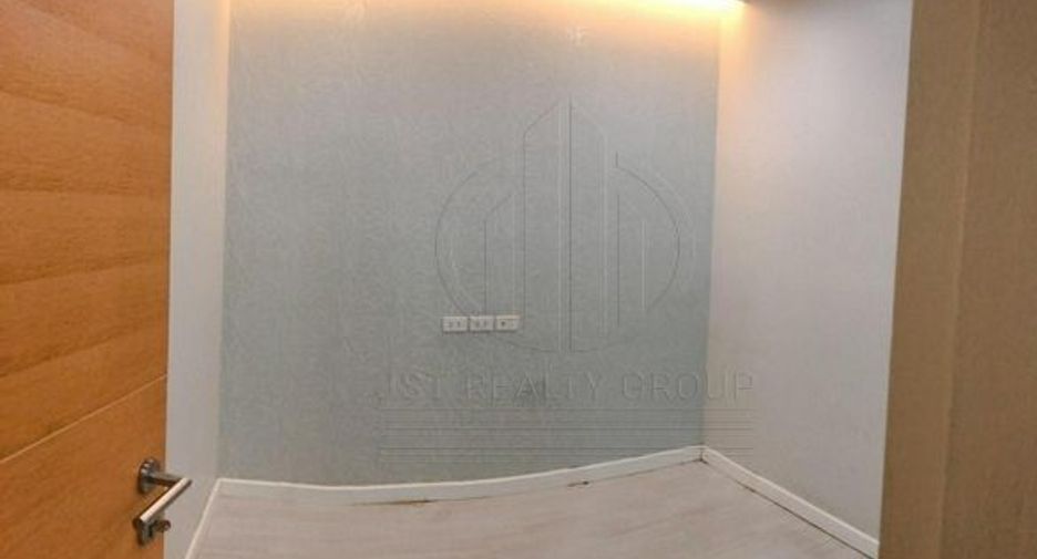 For rent 3 bedrooms office in Bang Na, Bangkok