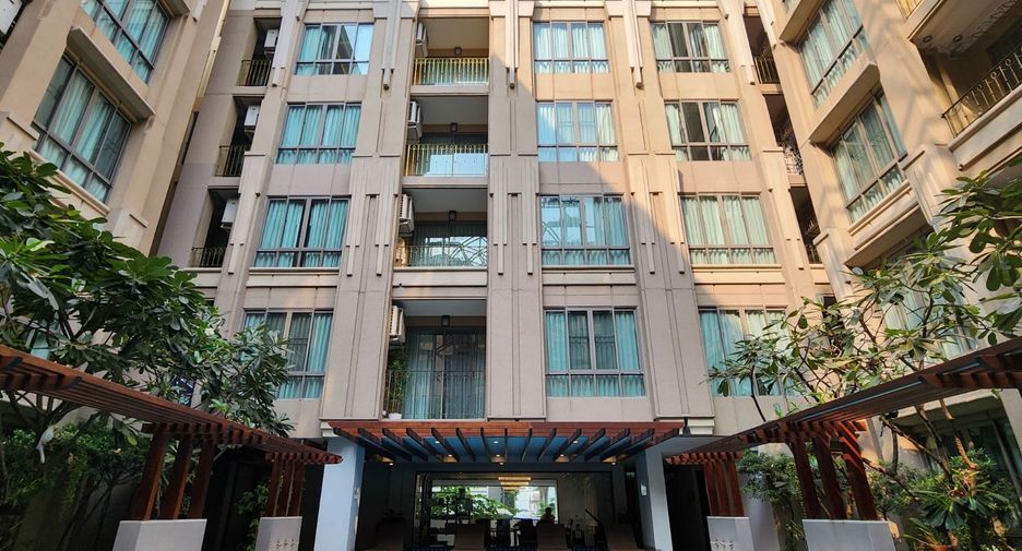 For rent and for sale studio condo in Huai Khwang, Bangkok