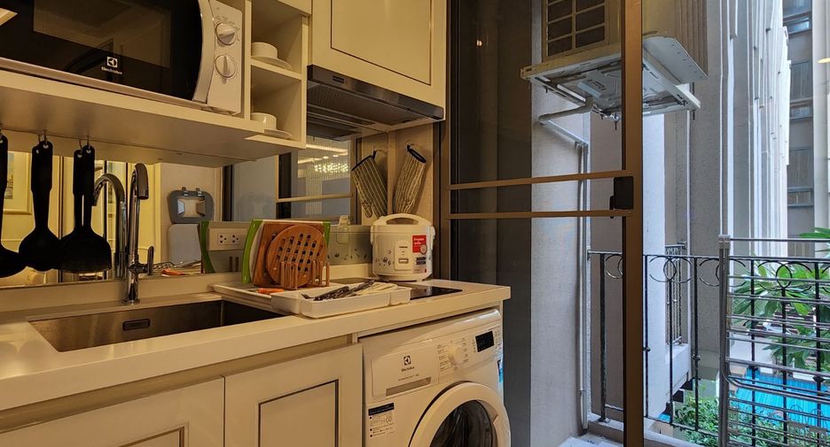 For rent and for sale studio condo in Huai Khwang, Bangkok