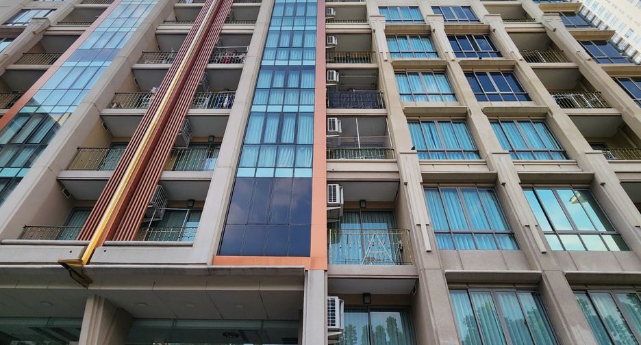 For rent and for sale studio condo in Huai Khwang, Bangkok