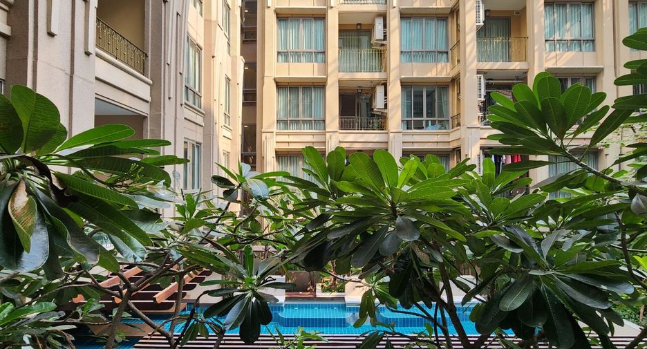For rent and for sale studio condo in Huai Khwang, Bangkok