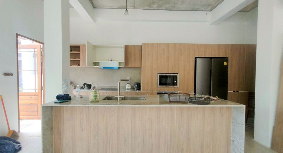 Аренда и продажа 4 спальни вилла в Пхукет Тощн, Пхукет