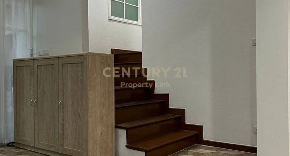 For rent and for sale 4 bedrooms townhouse in Chatuchak, Bangkok