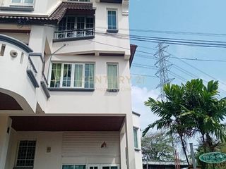 Reihenhaus zur Miete und zum Kauf mit 4 Zimmer in Chatuchak, Bangkok