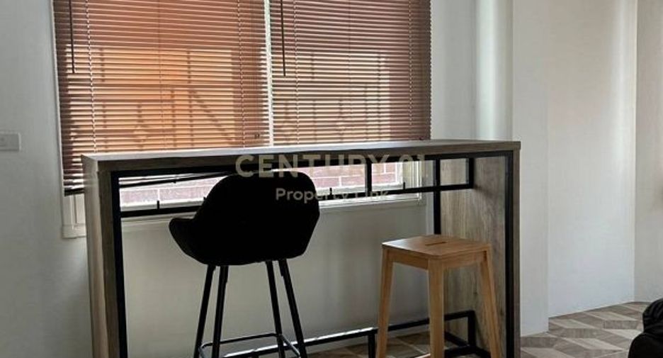 For rent and for sale 4 bedrooms townhouse in Chatuchak, Bangkok