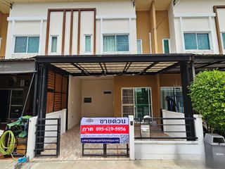 For sale 3 Beds townhouse in Nong Khaem, Bangkok