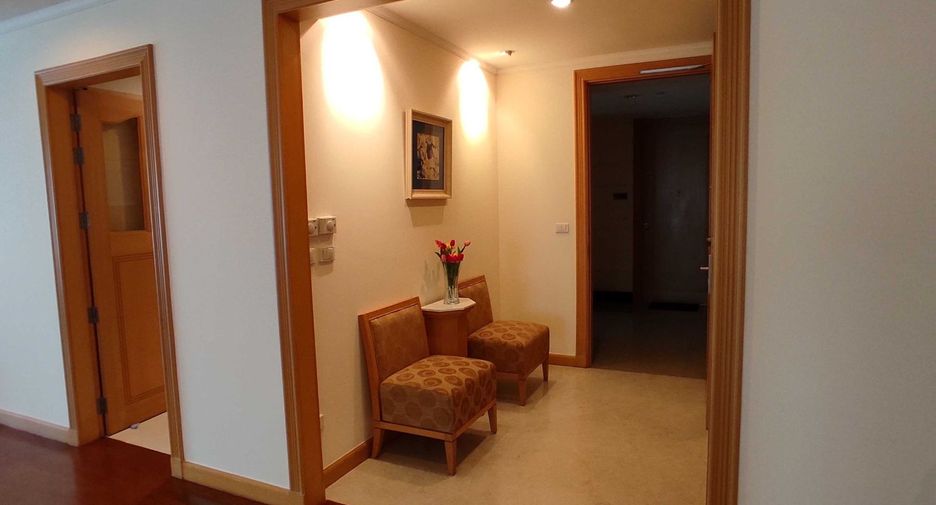 Wohnung zur Miete mit 3 Zimmer in Khlong Toei, Bangkok