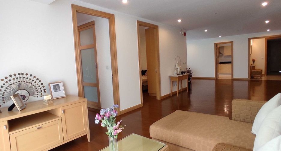 Wohnung zur Miete mit 3 Zimmer in Khlong Toei, Bangkok