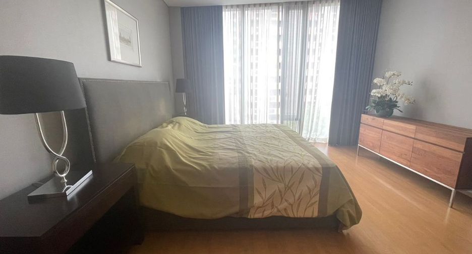 For rent and for sale 2 bedrooms condo in Sathon, Bangkok