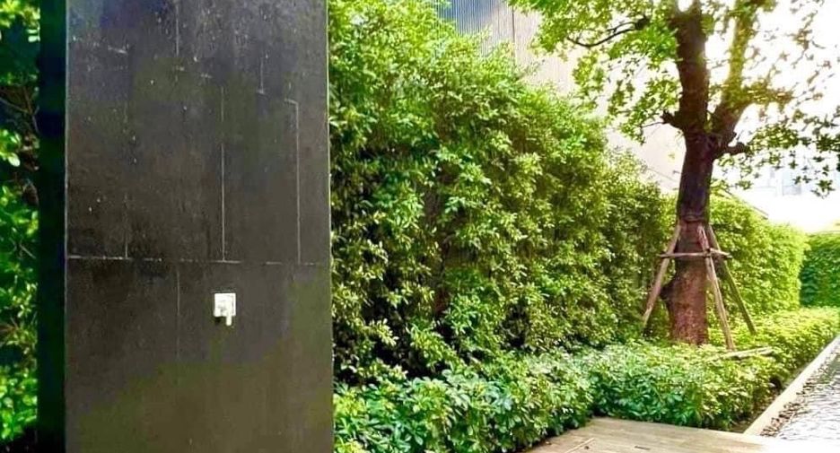 For sale 5 bedrooms house in Huai Khwang, Bangkok