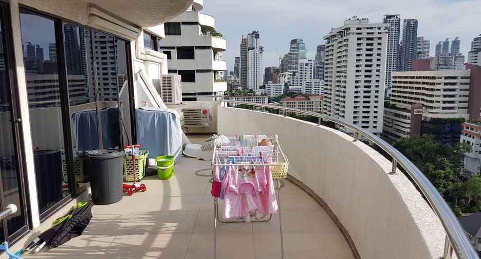 For sale 3 ベッドルーム condo in Watthana, Bangkok