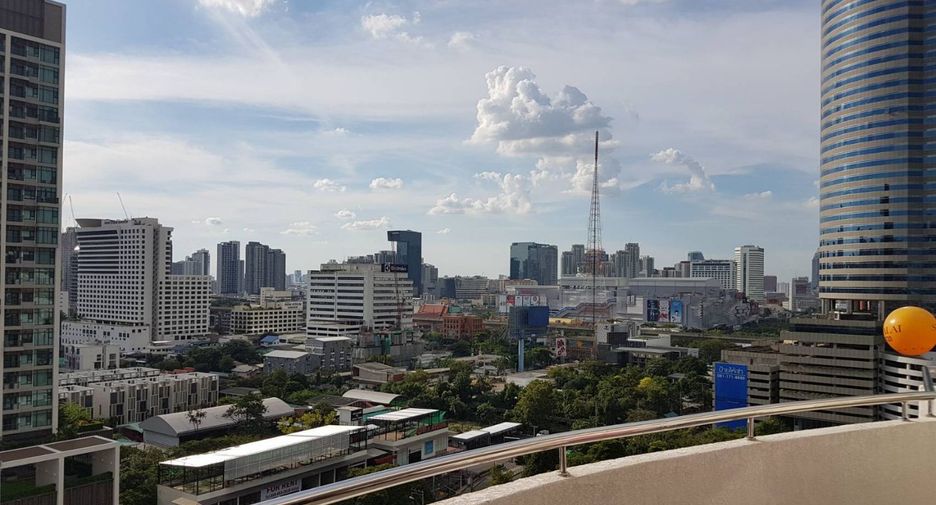 For sale 3 ベッドルーム condo in Watthana, Bangkok