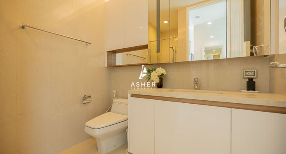For rent 2 bedrooms condo in Pathum Wan, Bangkok