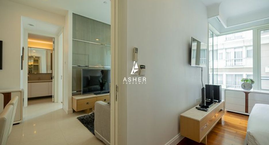 For rent 2 bedrooms condo in Pathum Wan, Bangkok
