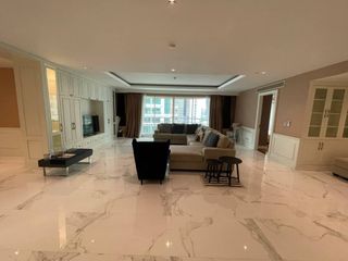 For rent 4 bedrooms condo in Khlong Toei, Bangkok