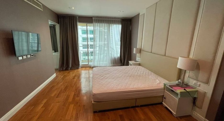 For rent 4 bedrooms condo in Khlong Toei, Bangkok