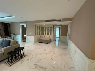 For rent 4 bedrooms condo in Khlong Toei, Bangkok