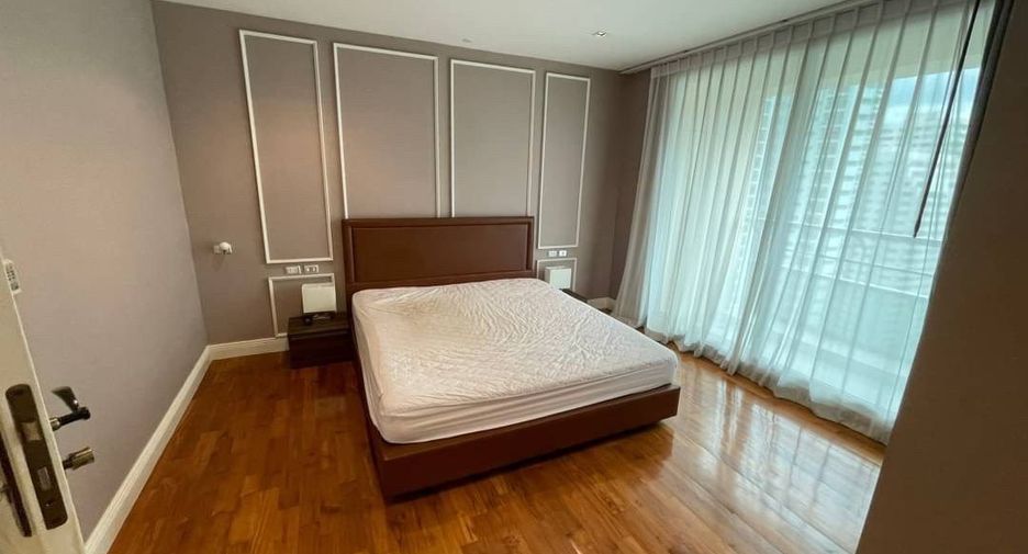 For rent 4 bedrooms condo in Khlong Toei, Bangkok