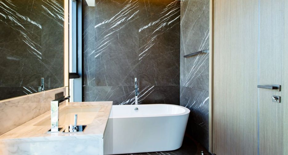 For sale 2 bedrooms condo in Watthana, Bangkok