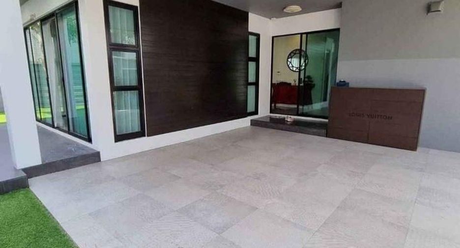 Haus zur Miete und zum Kauf mit 3 Zimmer in Prawet, Bangkok