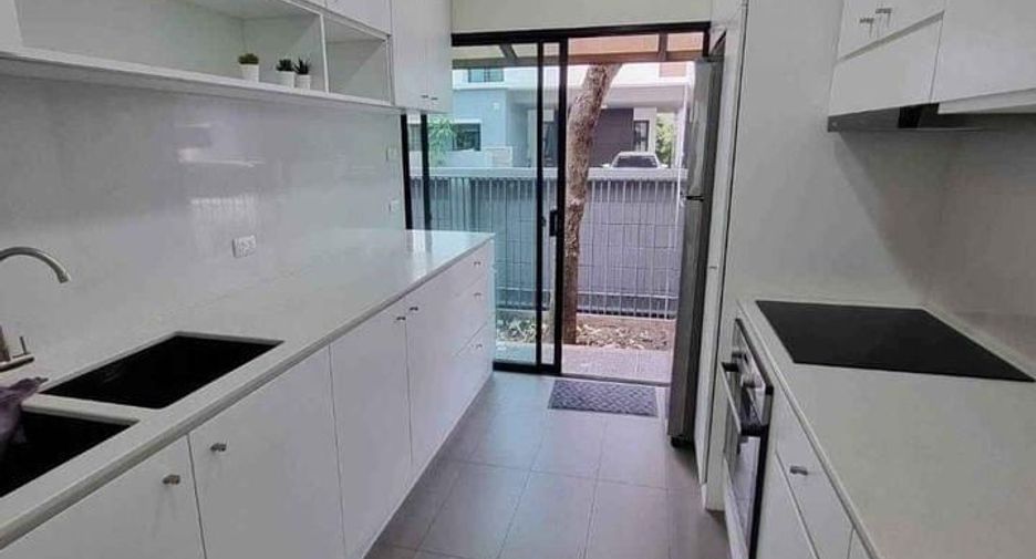 Haus zur Miete und zum Kauf mit 3 Zimmer in Prawet, Bangkok