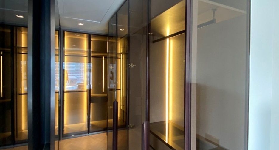 For rent 2 bed condo in Watthana, Bangkok