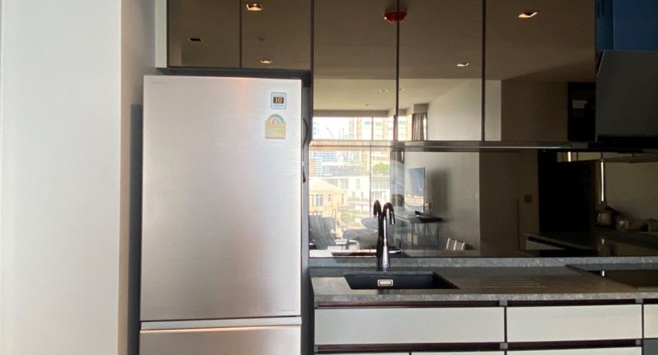 For rent 2 bed condo in Watthana, Bangkok