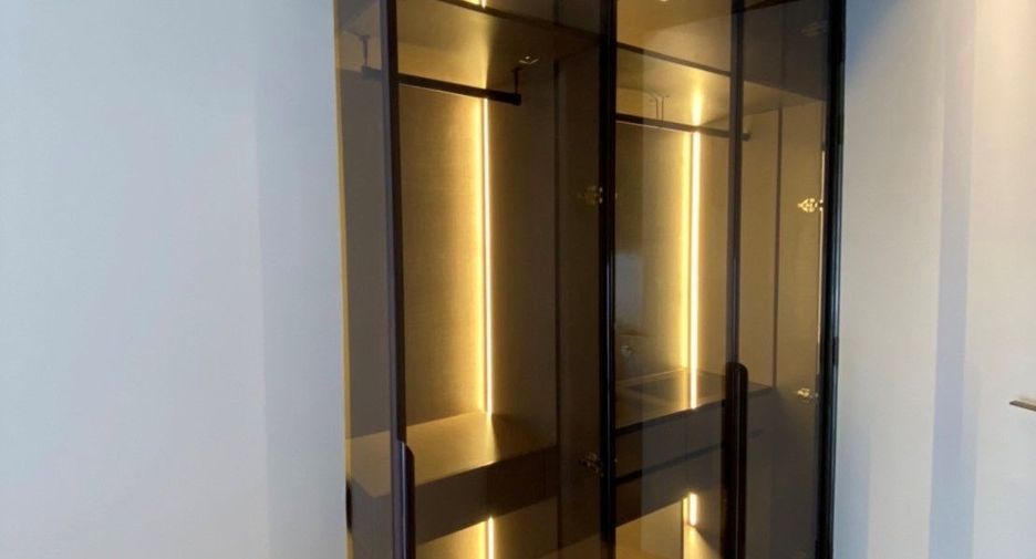For rent 2 bed condo in Watthana, Bangkok