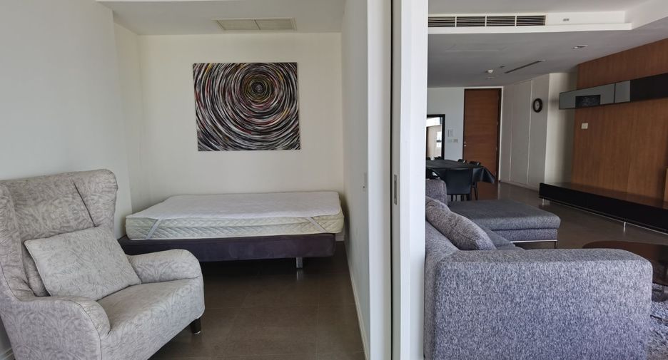 For rent 2 bedrooms condo in Sathon, Bangkok