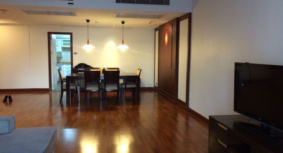 Wohnung zur Miete mit 3 Zimmer in Pathum Wan, Bangkok