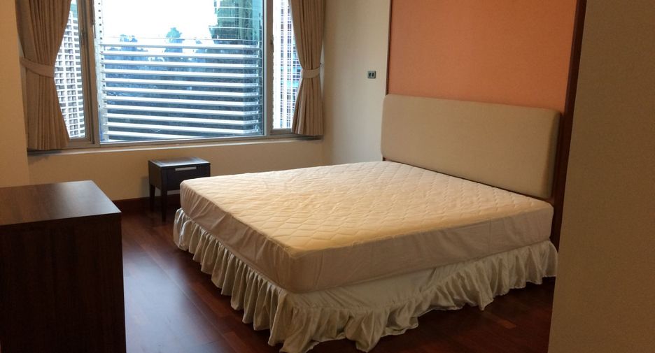 Wohnung zur Miete mit 3 Zimmer in Pathum Wan, Bangkok