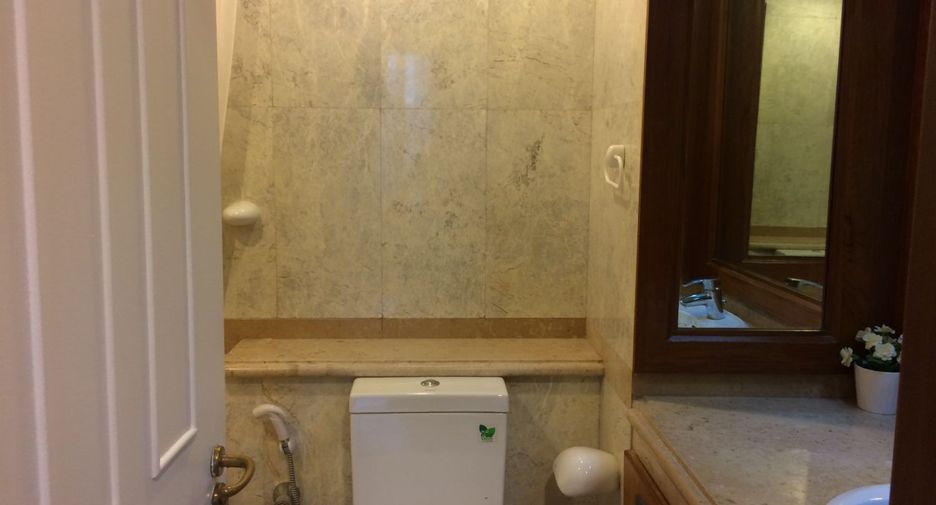 Wohnung zur Miete mit 3 Zimmer in Pathum Wan, Bangkok