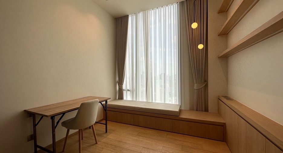 For rent 2 bedrooms condo in Pathum Wan, Bangkok