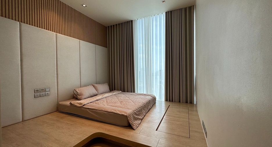 For rent 2 bedrooms condo in Pathum Wan, Bangkok