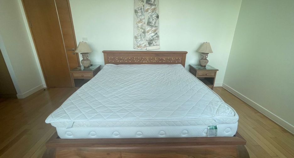 For rent and for sale 3 bedrooms condo in Khlong Toei, Bangkok