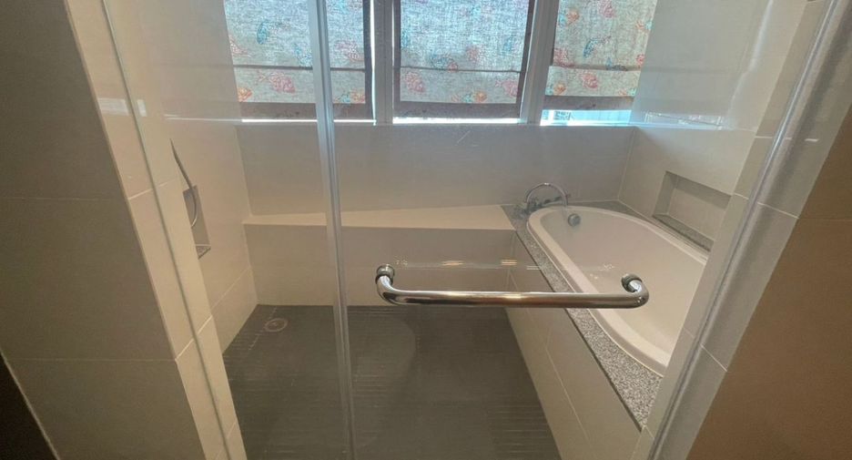 For rent and for sale 3 bedrooms condo in Khlong Toei, Bangkok