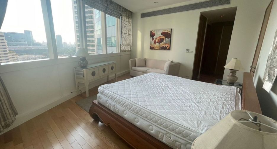 For rent and for sale 3 bedrooms condo in Khlong Toei, Bangkok