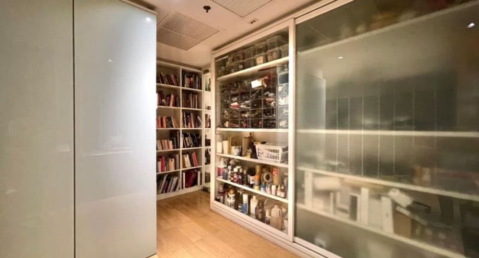 For sale 2 ベッドルーム condo in Watthana, Bangkok