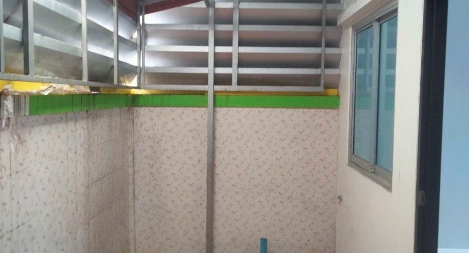 For sale 3 bed townhouse in Mueang Udon Thani, Udon Thani