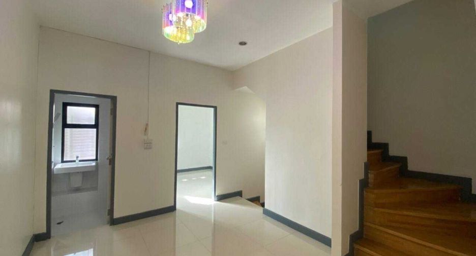 For rent and for sale 3 bedrooms townhouse in Bang Khae, Bangkok