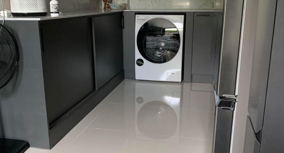 出租 3 卧室 联排别墅 在 Saphan Sung, 曼谷