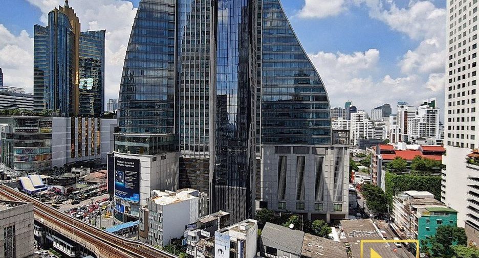 For rent 2 bedrooms condo in Khlong Toei, Bangkok