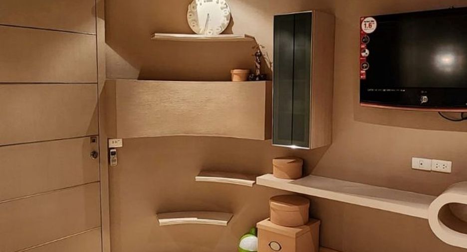 Продажа 1 кровать кондо в Хуаи Кхщанг, Бангкок