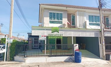 Casa adosada en venta de 3 habitaciones en Bang Sao Thong, Samut Prakan