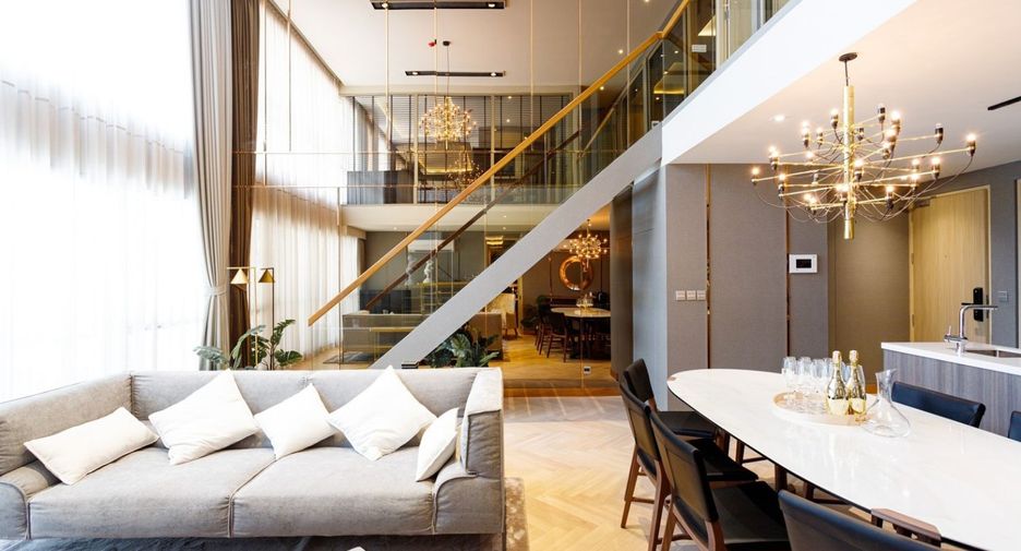 For sale 4 bedrooms condo in Watthana, Bangkok