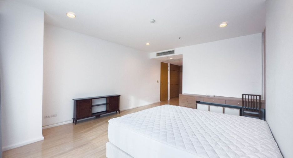 For rent and for sale 2 bedrooms condo in Pathum Wan, Bangkok